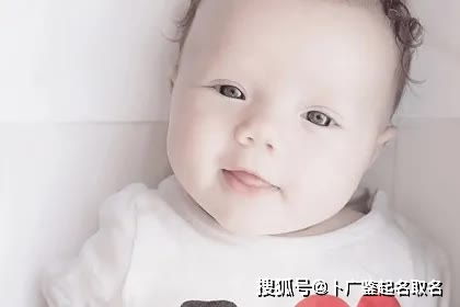 新生儿起名女孩免费2024